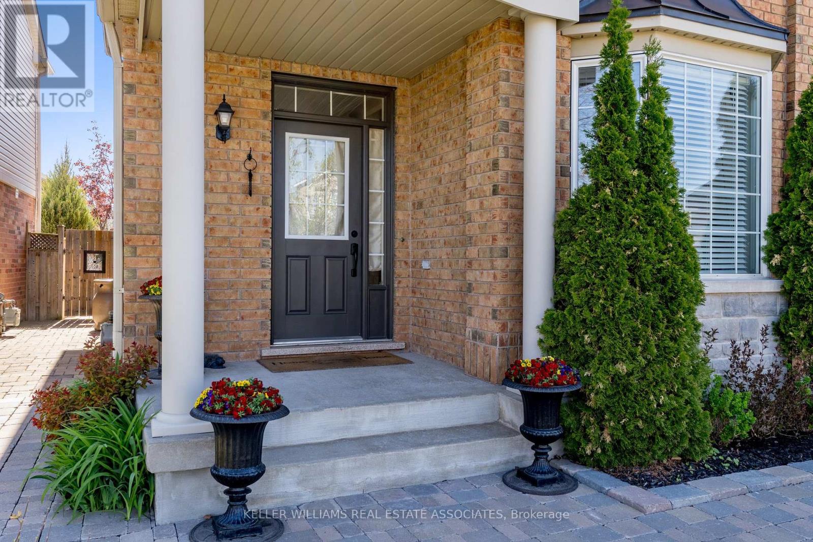 913 Bennett Boulevard, Milton, Ontario  L9T 6X5 - Photo 3 - W12140886