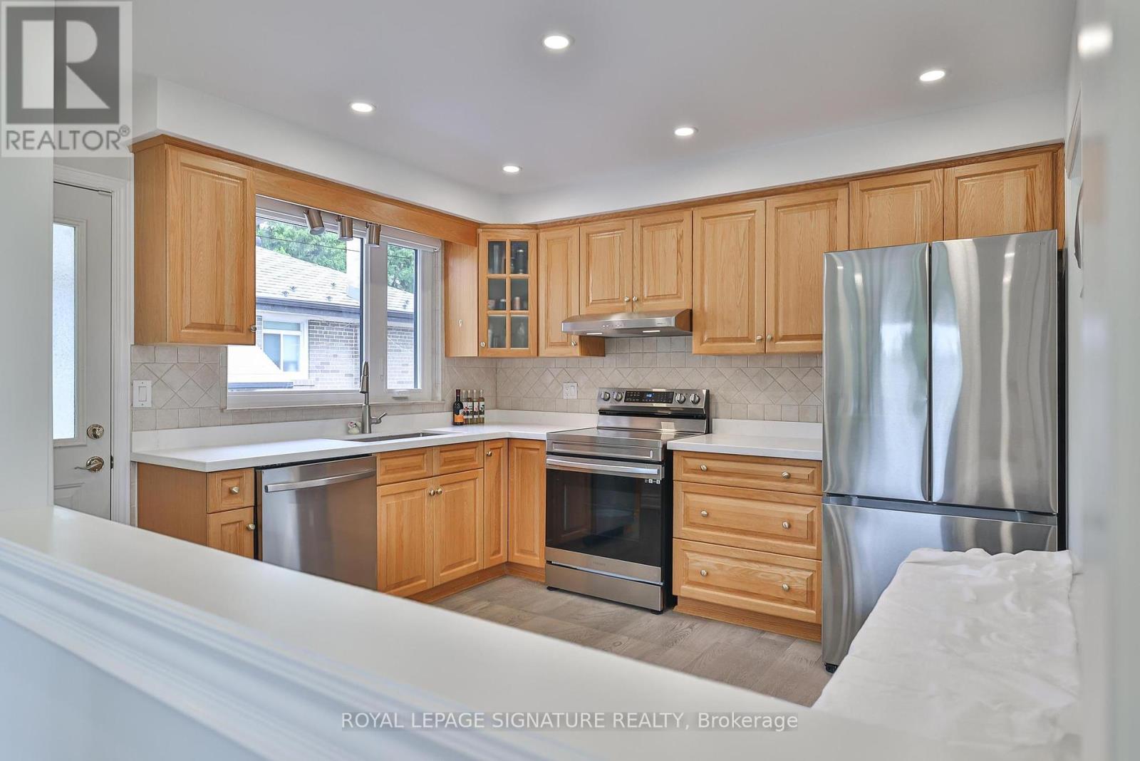 89 Thistle Down Boulevard, Toronto, Ontario  M9V 1J3 - Photo 14 - W12140914