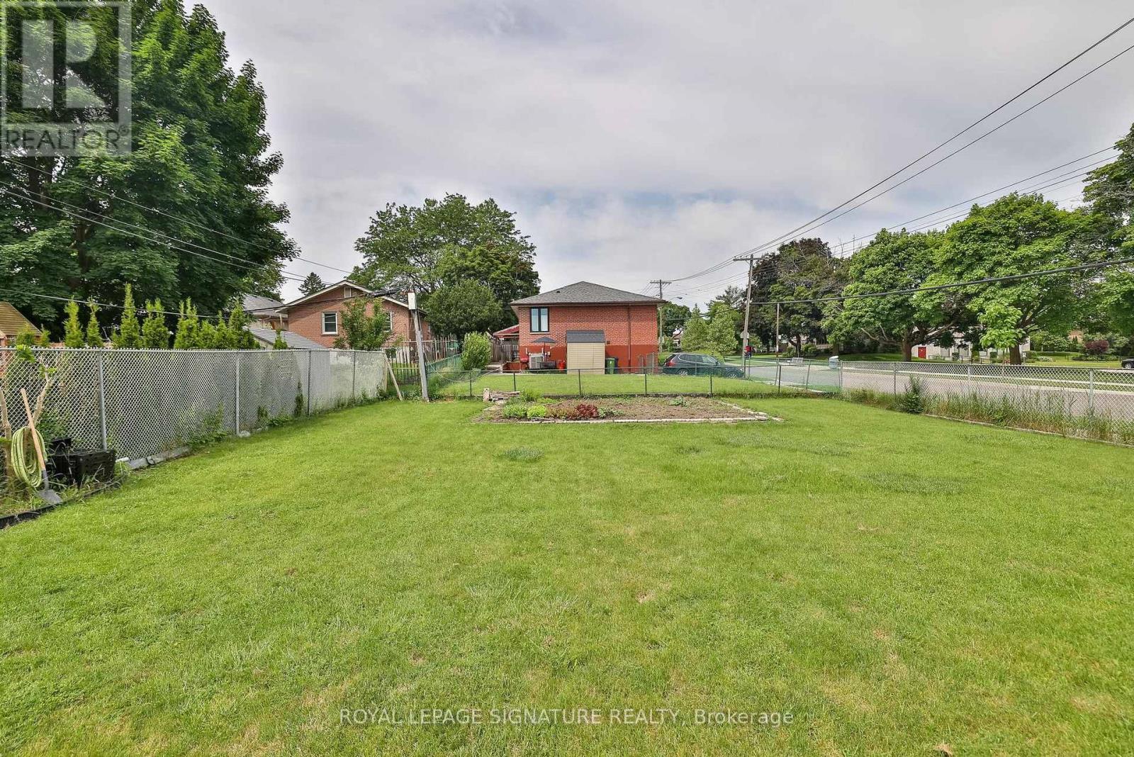 89 Thistle Down Boulevard, Toronto, Ontario  M9V 1J3 - Photo 27 - W12140914