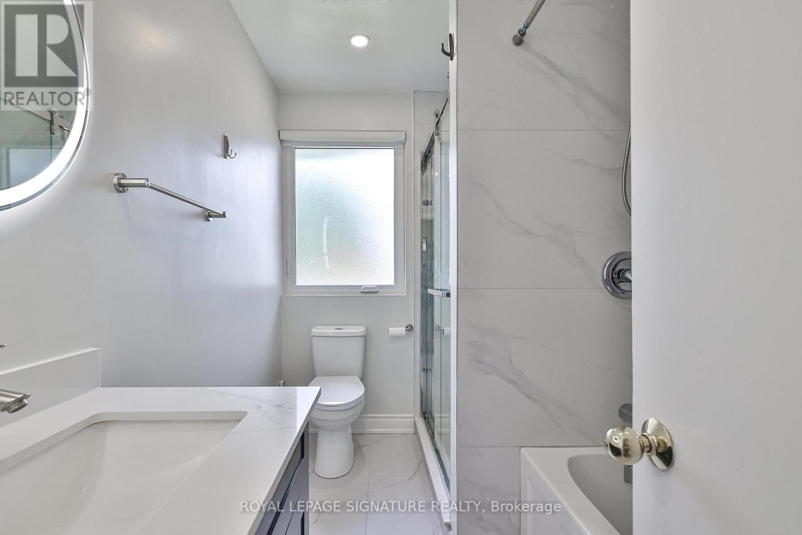 89 Thistle Down Boulevard, Toronto, Ontario  M9V 1J3 - Photo 32 - W12140914