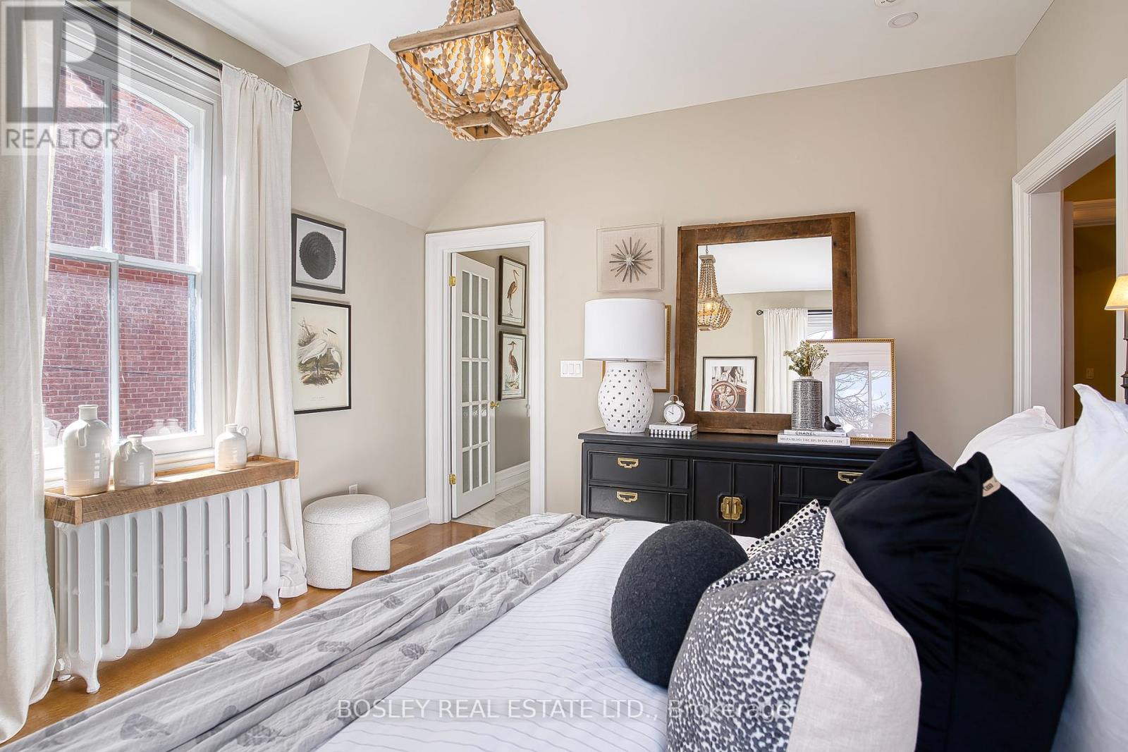 18 Gwynne Avenue, Toronto, Ontario  M6K 2C3 - Photo 31 - W12140927