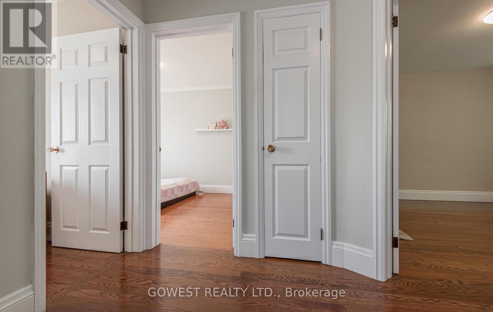 118 Treeview Drive, Toronto (Alderwood), Ontario  M8W 4C3 - Photo 16 - W12140955
