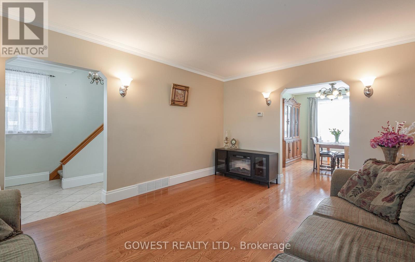 118 Treeview Drive, Toronto (Alderwood), Ontario  M8W 4C3 - Photo 9 - W12140955