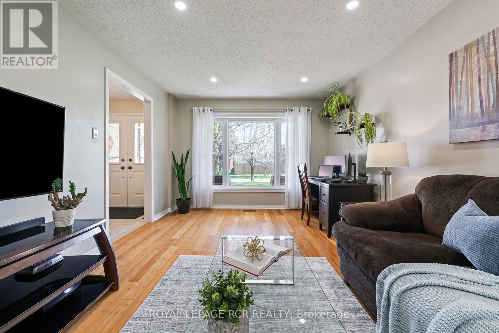 243 Beechfield Crescent, Orangeville, Ontario  L9W 4N3 - Photo 8 - W12140958