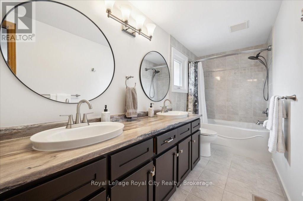 5 Cabot Court, Guelph, Ontario  N1G 3E4 - Photo 23 - X12141100