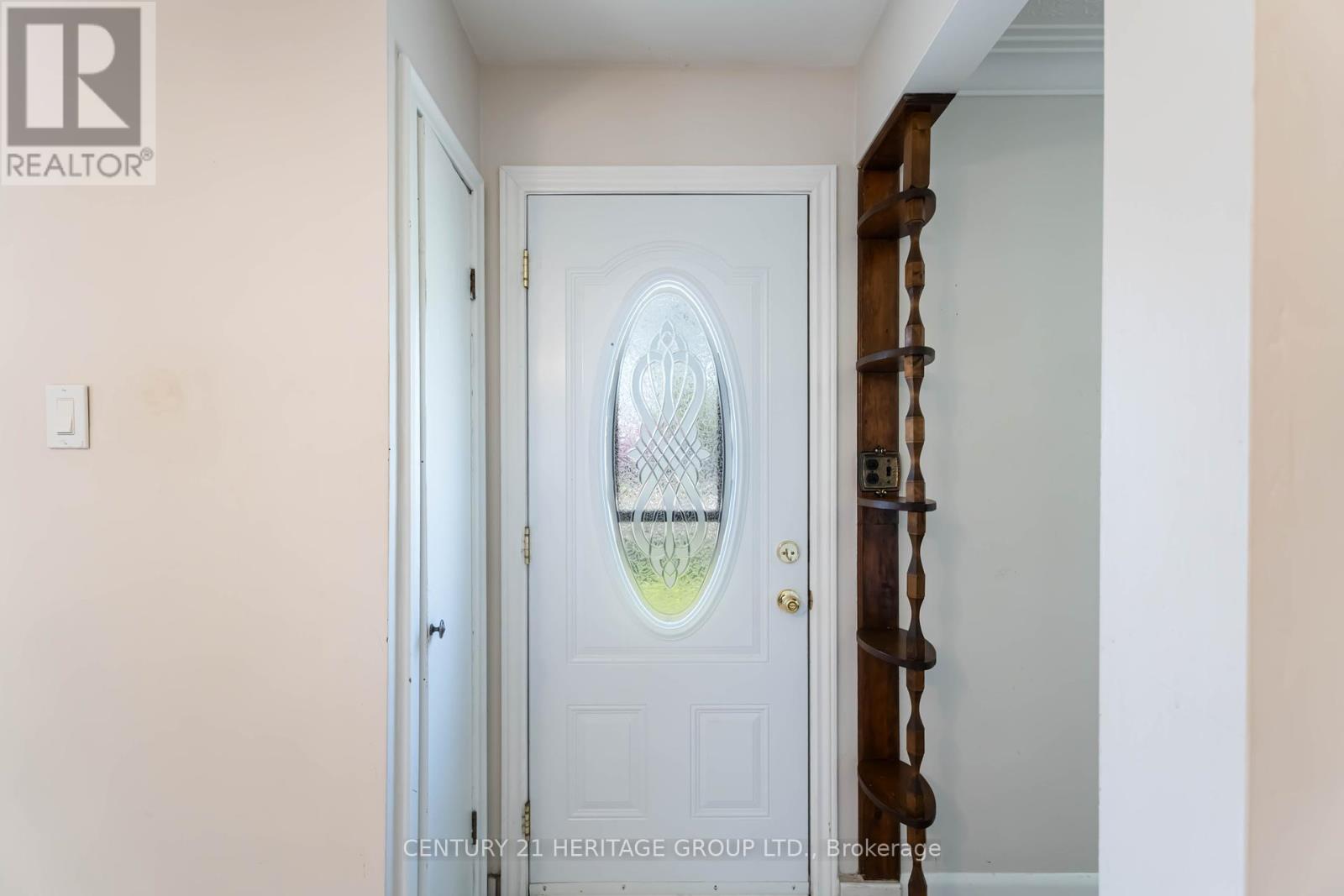 Property at 5905 VALLEY WAY image 2