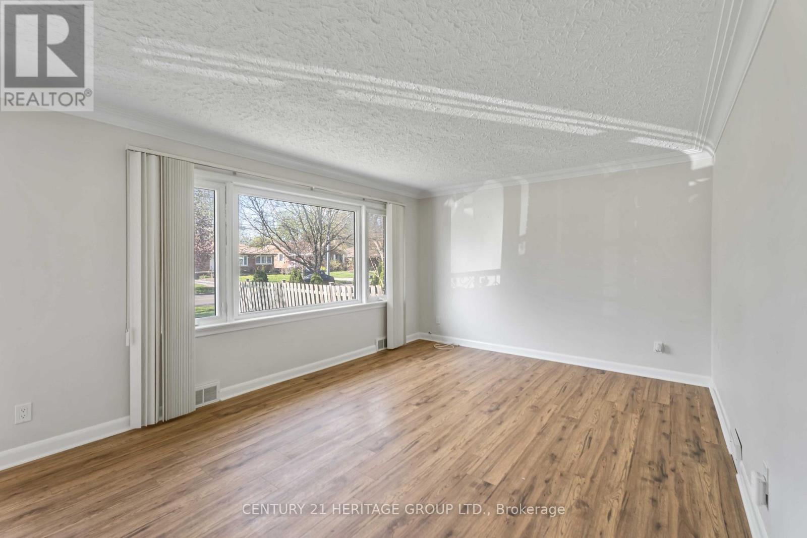 Property at 5905 VALLEY WAY image 5