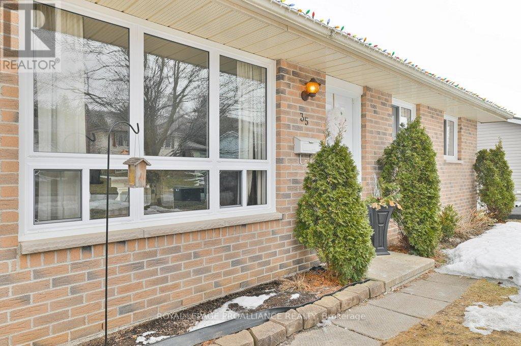 Property at 35 VAN ALSTINE DRIVE image 4