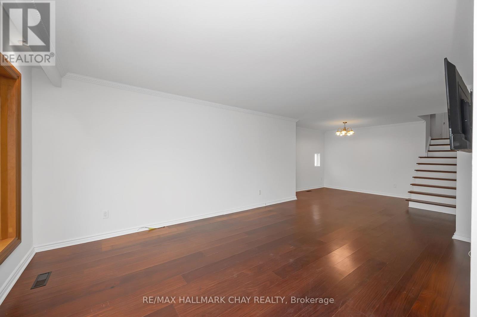 2318 Yolanda Drive, Oakville, Ontario  L6L 2H8 - Photo 6 - W12001780