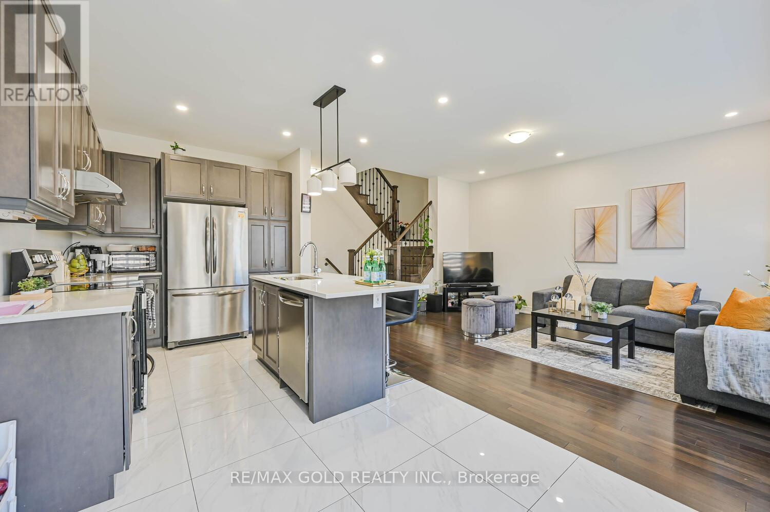 27 Enclave Trail, Brampton, Ontario  L6R 0B3 - Photo 14 - W12135252