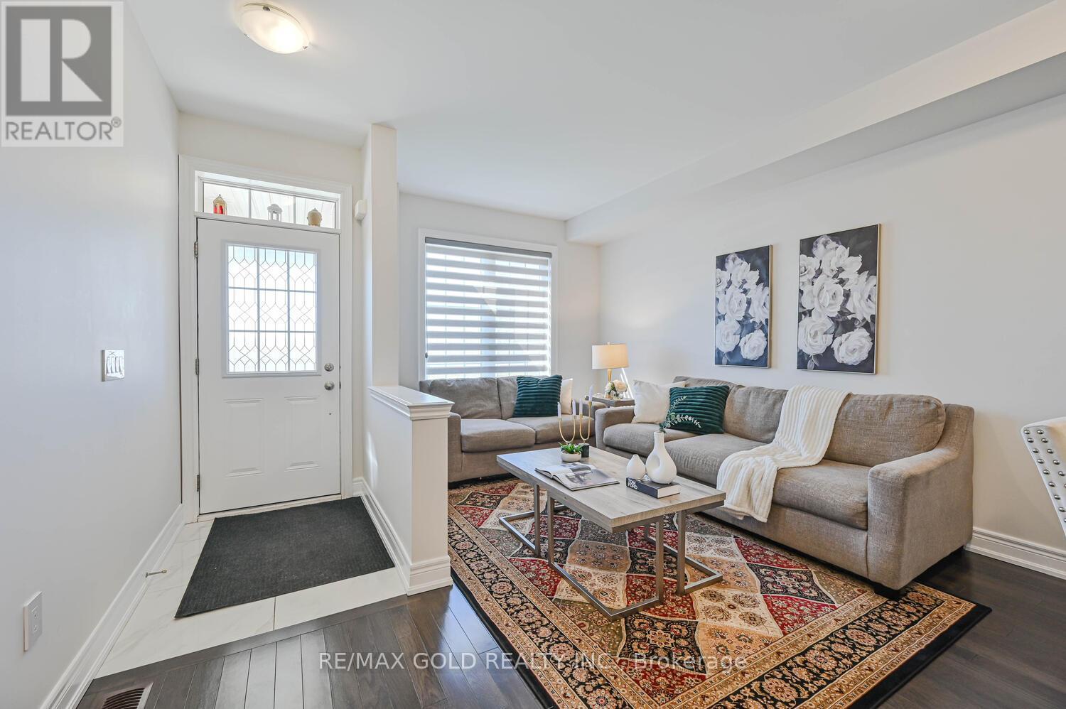 Property at 27 ENCLAVE TRAIL image 4