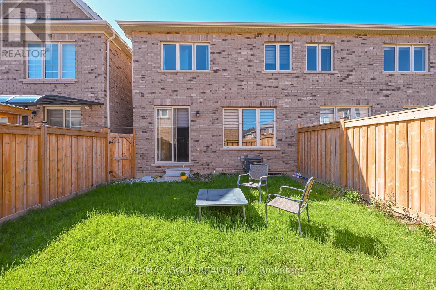 27 Enclave Trail, Brampton, Ontario  L6R 0B3 - Photo 44 - W12135252