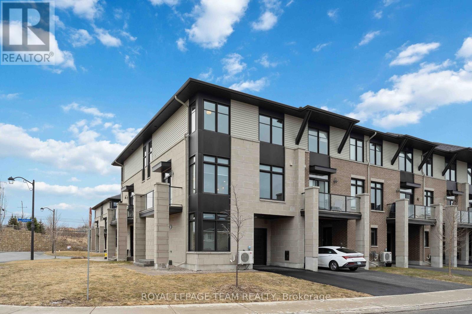 599 Cartographe Street, Ottawa, Ontario  K4A 3N6 - Photo 2 - X12141058