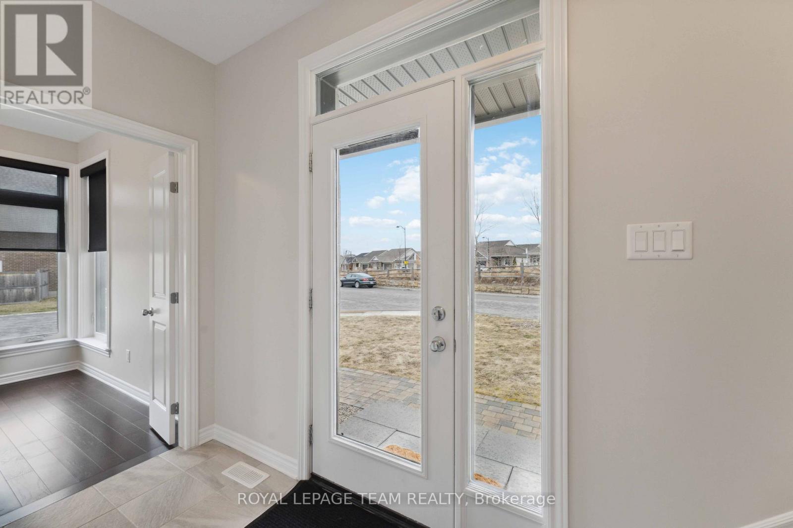 599 Cartographe Street, Ottawa, Ontario  K4A 3N6 - Photo 5 - X12141058