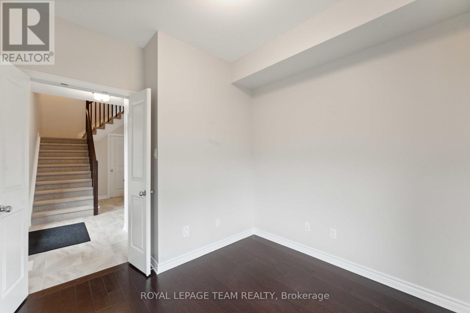 599 Cartographe Street, Ottawa, Ontario  K4A 3N6 - Photo 8 - X12141058