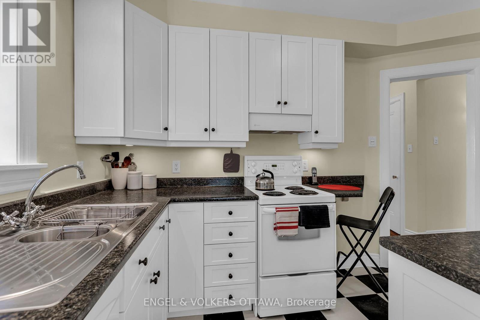 2 - 433 Besserer Street, Ottawa, Ontario  K1N 6B9 - Photo 12 - X12141073