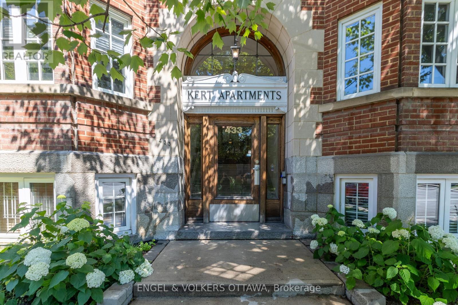 2 - 433 Besserer Street, Ottawa, Ontario  K1N 6B9 - Photo 2 - X12141073