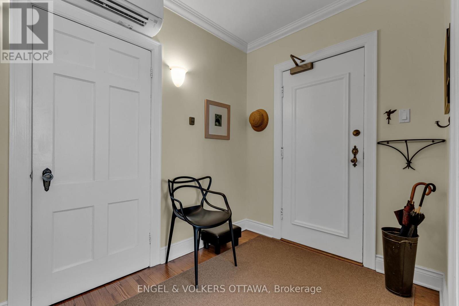 2 - 433 Besserer Street, Ottawa, Ontario  K1N 6B9 - Photo 3 - X12141073