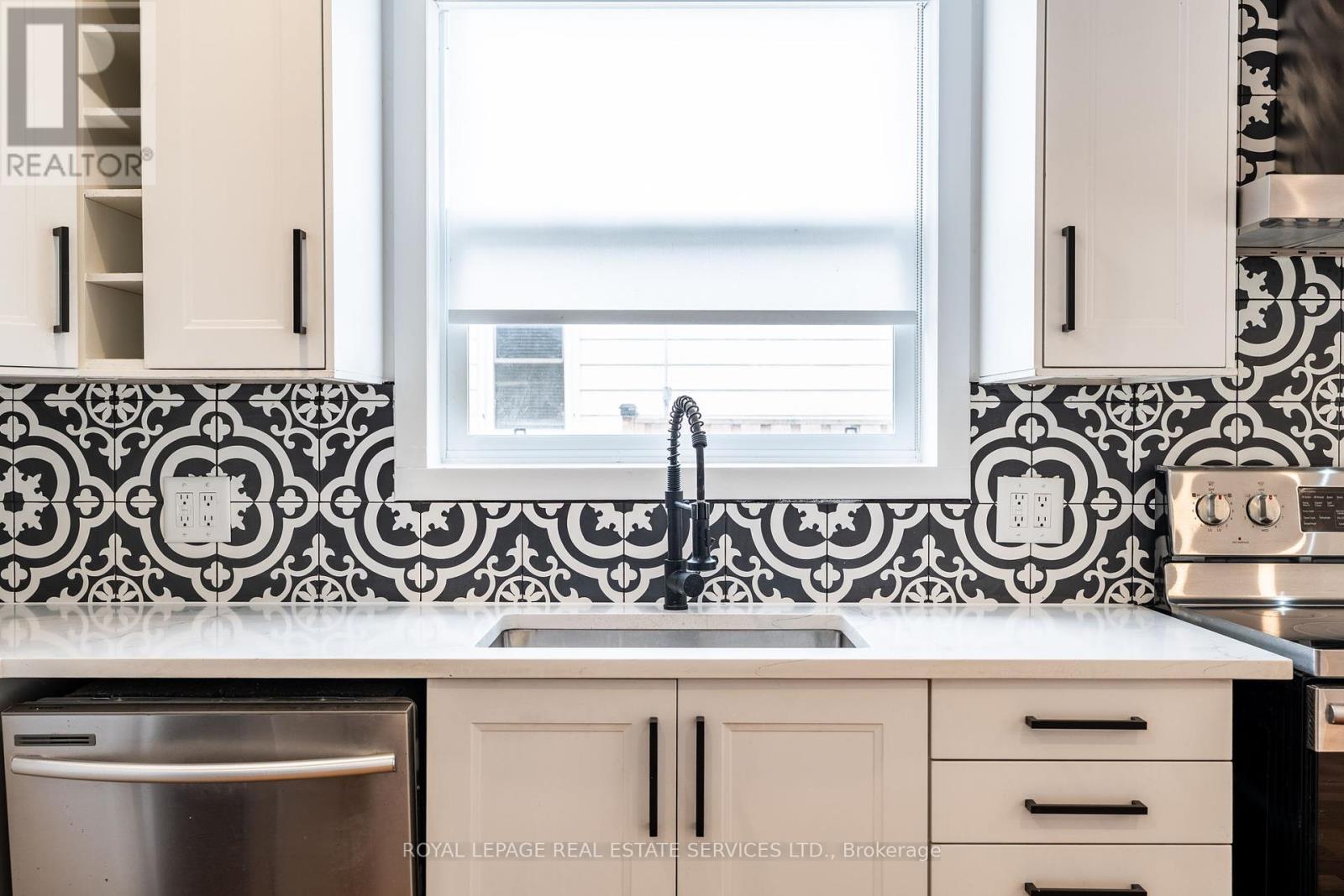 Property at 182 CLOVERDALE AVENUE image 3