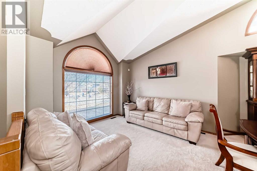 Property at 244 Hampshire Place NW image 4
