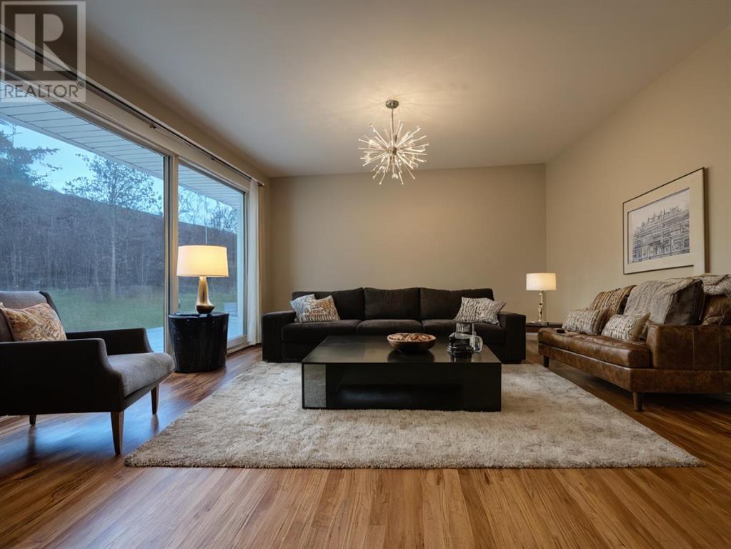 Property at 354 Killarney Glen Court SW image 1