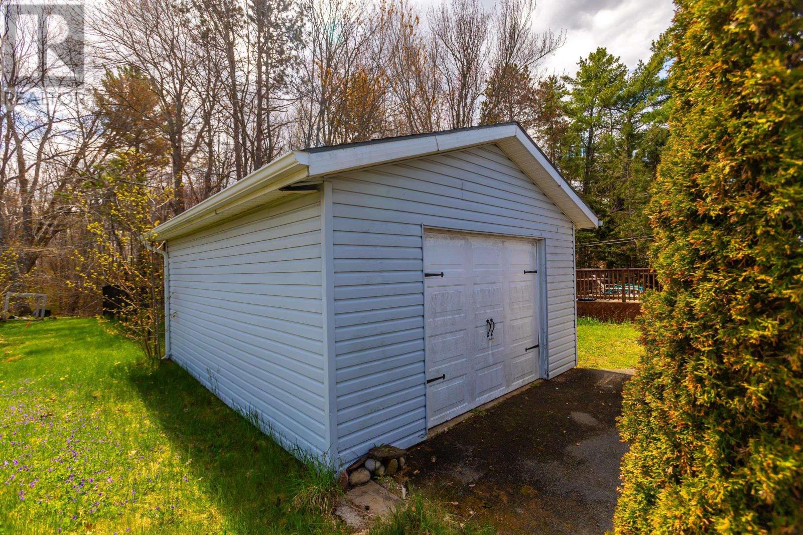 1155 Tufts Avenue, Greenwood, Nova Scotia  B0P 1N0 - Photo 4 - 202510427