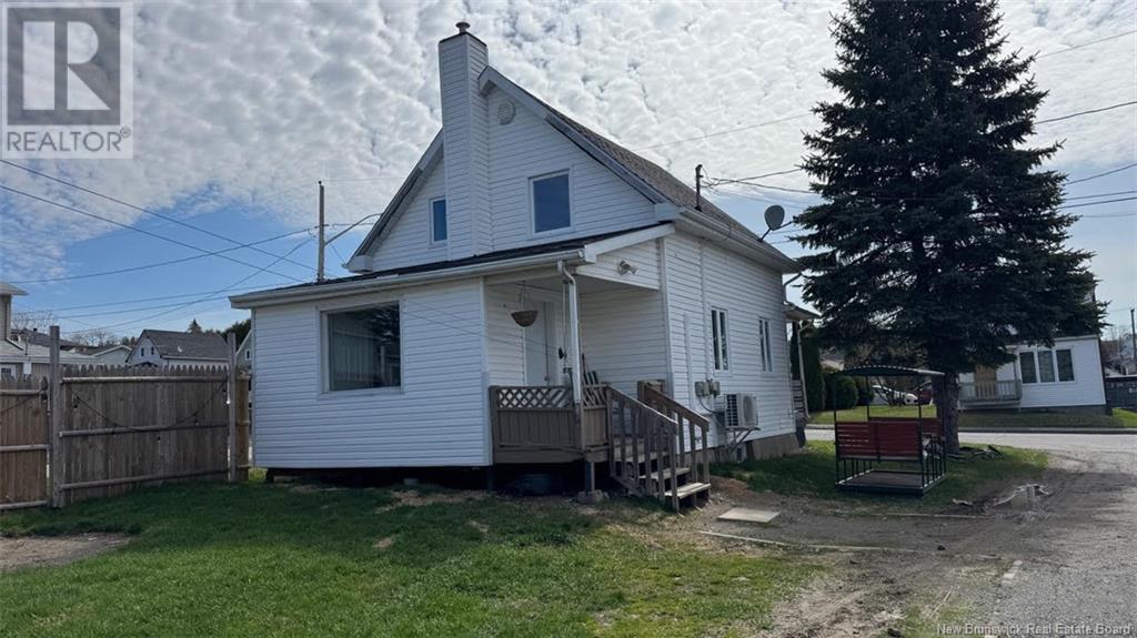 Property at 42 45e Avenue image 3