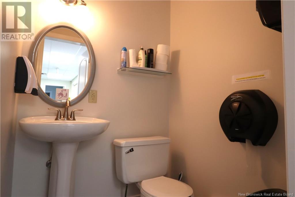 676 Prospect Street, Fredericton, New Brunswick  E3B 8G9 - Photo 24 - NB118273