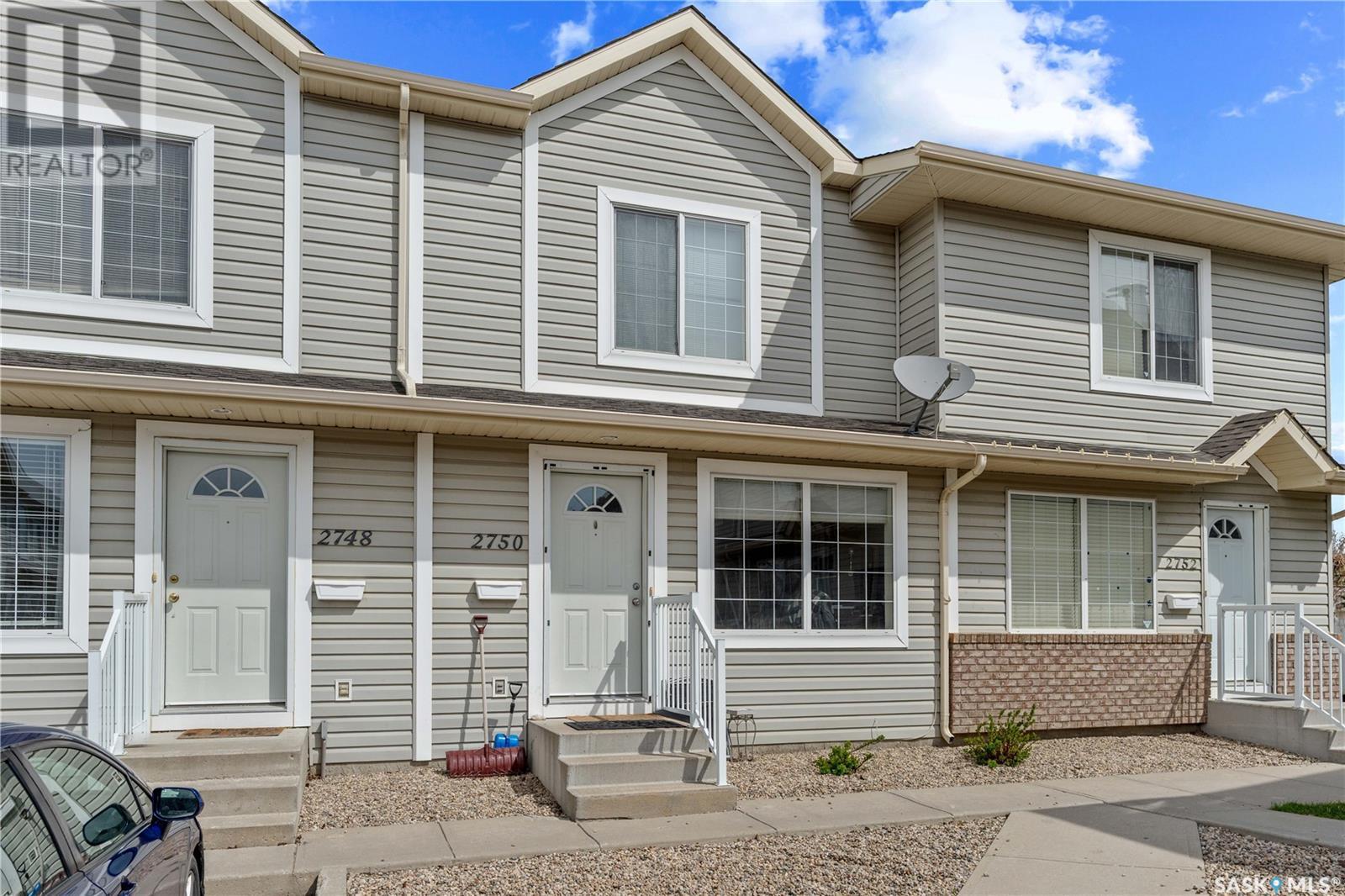 2750 Cranbourn Crescent, Regina, Saskatchewan  S4V 3C1 - Photo 2 - SK005452