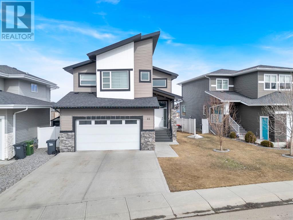 Property at 44 Vancouver Crescent image 2