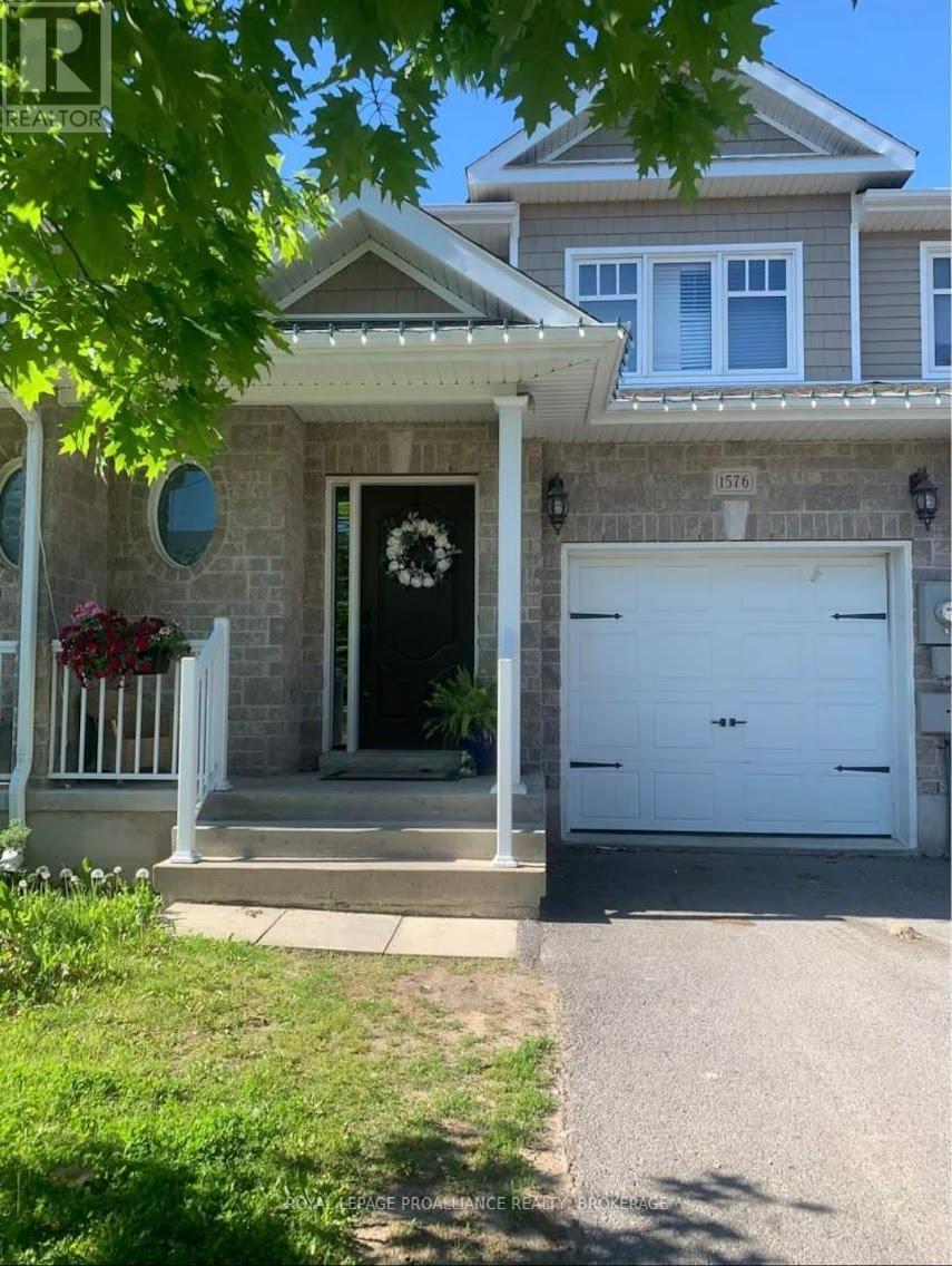 1576 Crimson Crescent, Kingston, Ontario  K7P 0J3 - Photo 2 - X12141113