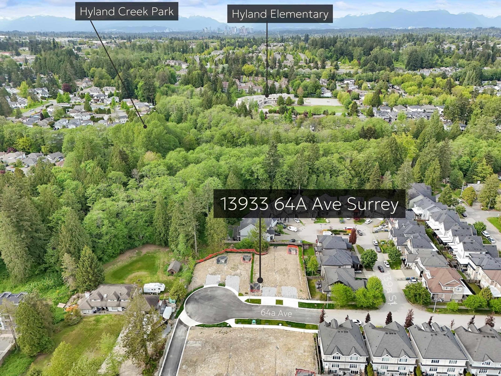 13933 64a Avenue, Surrey, British Columbia  V3W 1Y7 - Photo 2 - R2999595