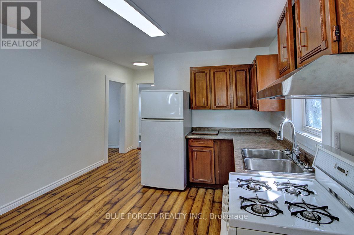 272 Sanders Street, London East, Ontario  N5Z 2T2 - Photo 10 - X12141133