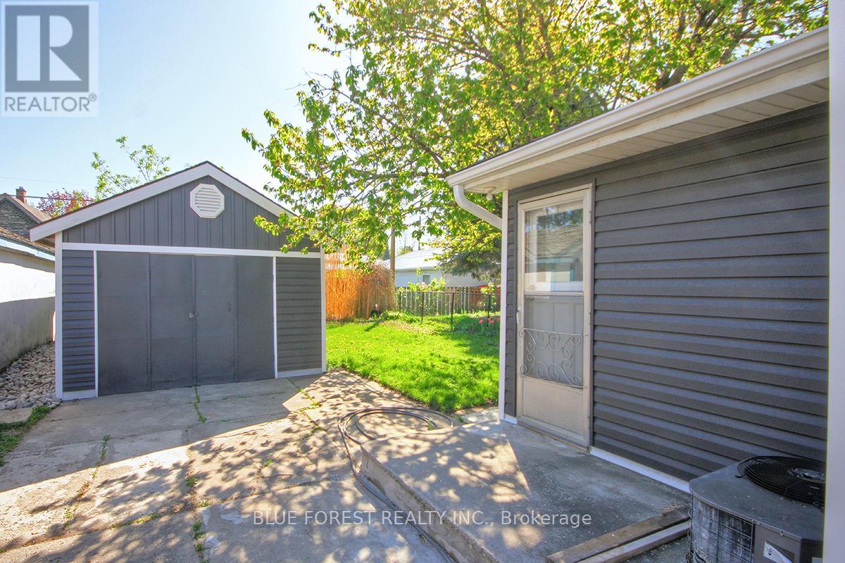 272 Sanders Street, London East, Ontario  N5Z 2T2 - Photo 19 - X12141133