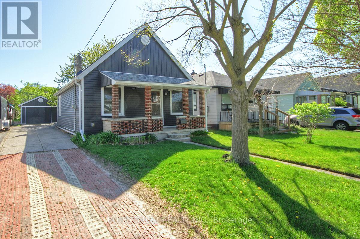272 Sanders Street, London East, Ontario  N5Z 2T2 - Photo 2 - X12141133