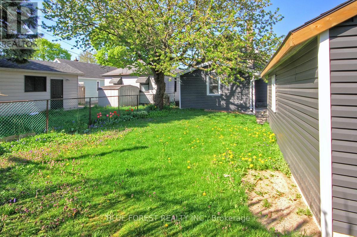 272 Sanders Street, London East, Ontario  N5Z 2T2 - Photo 22 - X12141133