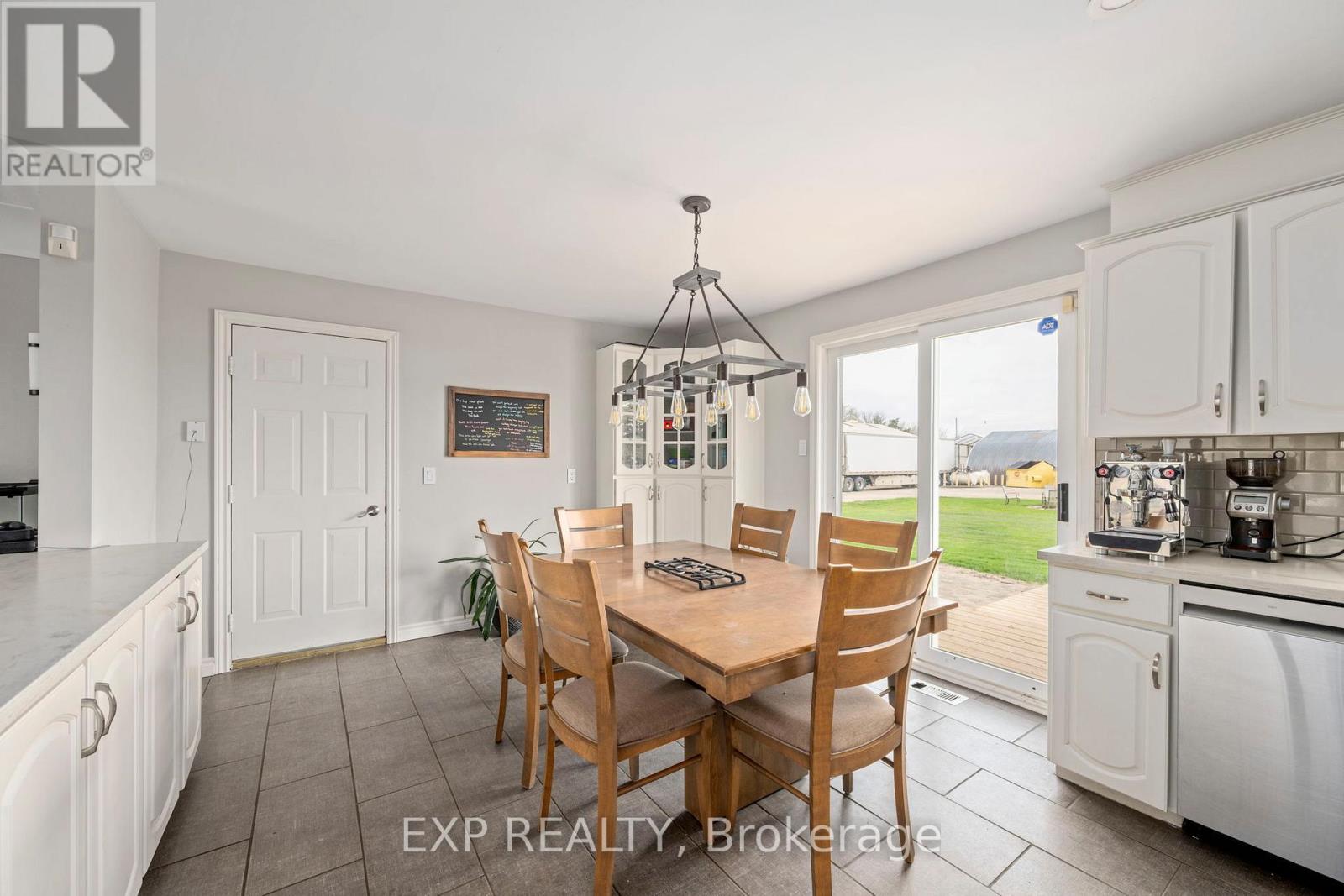 3862 Trafalgar Street, Thames Centre, Ontario  N6M 1H6 - Photo 13 - X12141147