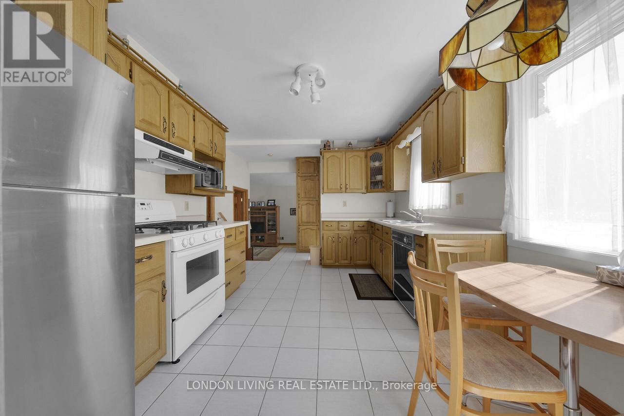 69 Rollingwood Circle, London North, Ontario  N6G 1R1 - Photo 11 - X12141215