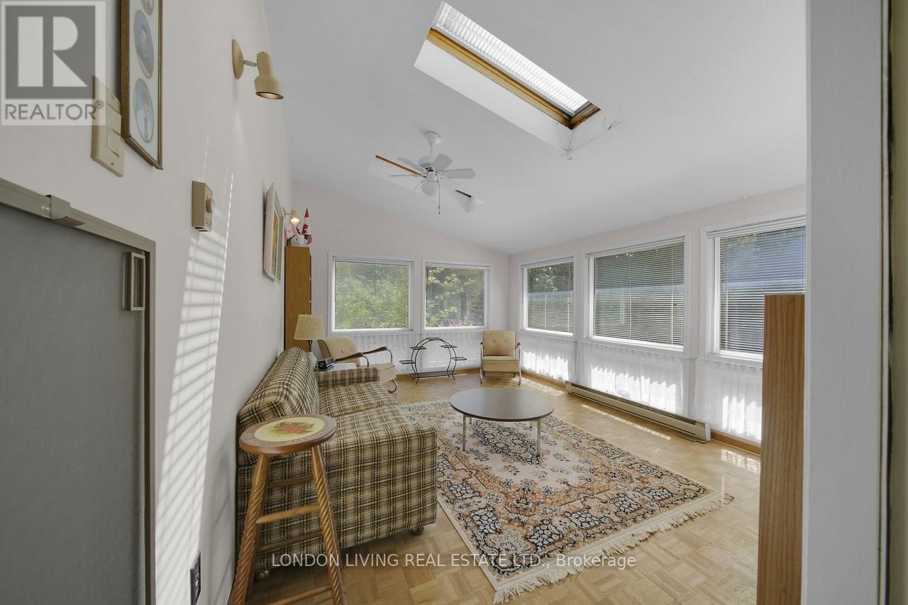 69 Rollingwood Circle, London North, Ontario  N6G 1R1 - Photo 24 - X12141215