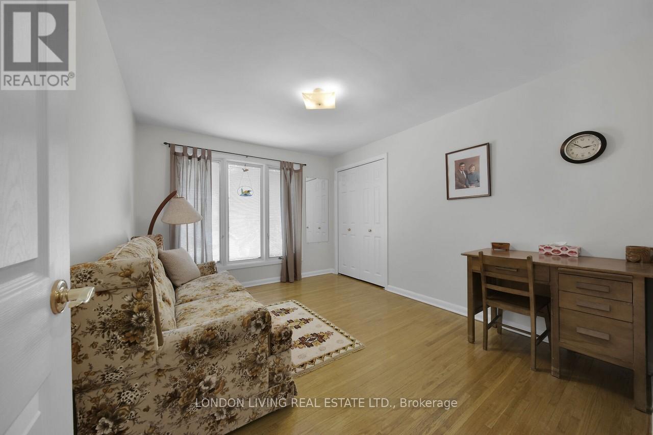 69 Rollingwood Circle, London North, Ontario  N6G 1R1 - Photo 28 - X12141215