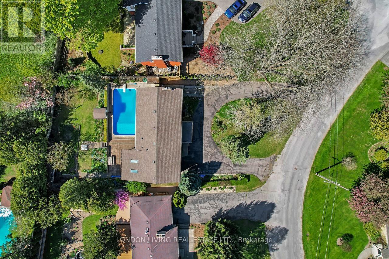 69 Rollingwood Circle, London North, Ontario  N6G 1R1 - Photo 3 - X12141215