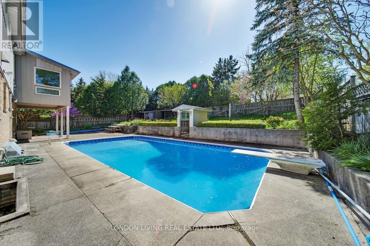 69 Rollingwood Circle, London North, Ontario  N6G 1R1 - Photo 38 - X12141215