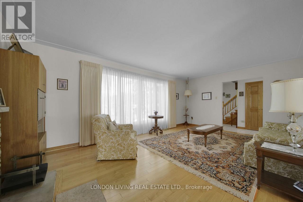 69 Rollingwood Circle, London North, Ontario  N6G 1R1 - Photo 8 - X12141215
