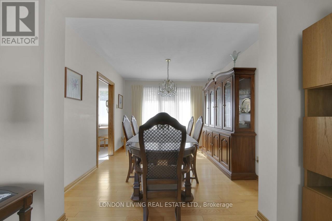 69 Rollingwood Circle, London North, Ontario  N6G 1R1 - Photo 9 - X12141215