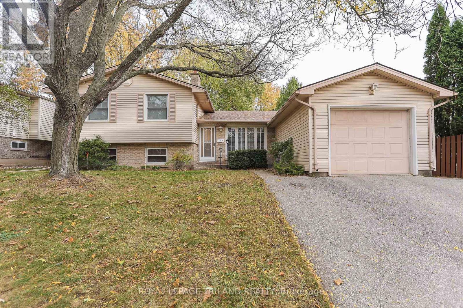 738 Barclay Road