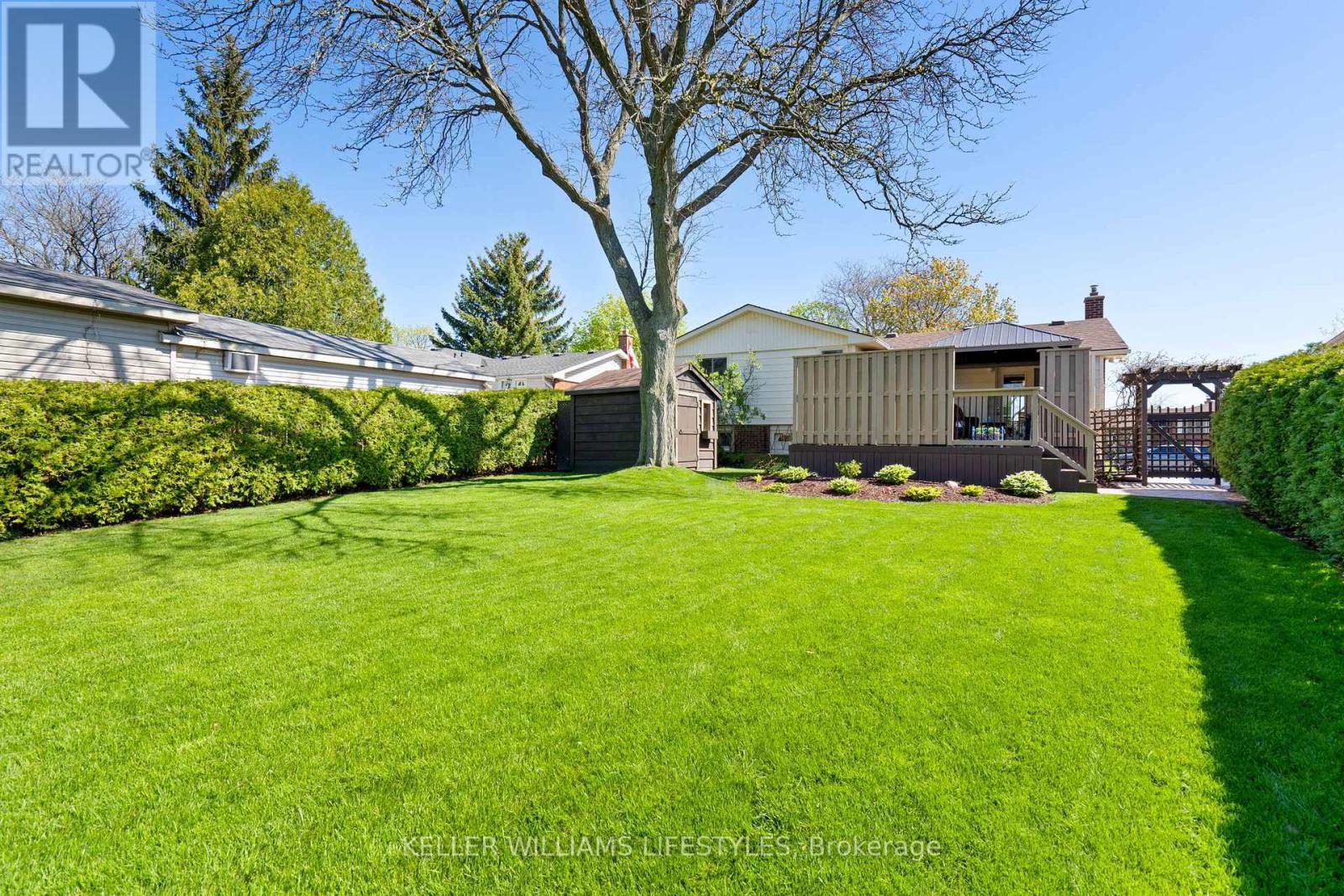 326 Millbank Drive, London South, Ontario  N6C 4W2 - Photo 32 - X12141306
