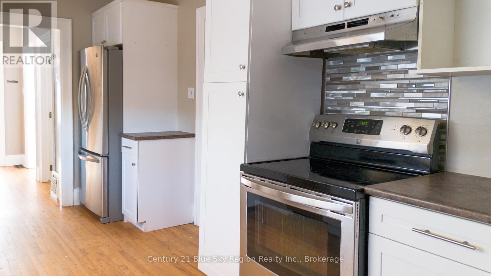 482 O'brien Street, North Bay (Central), Ontario  P1B 5W3 - Photo 6 - X12141232