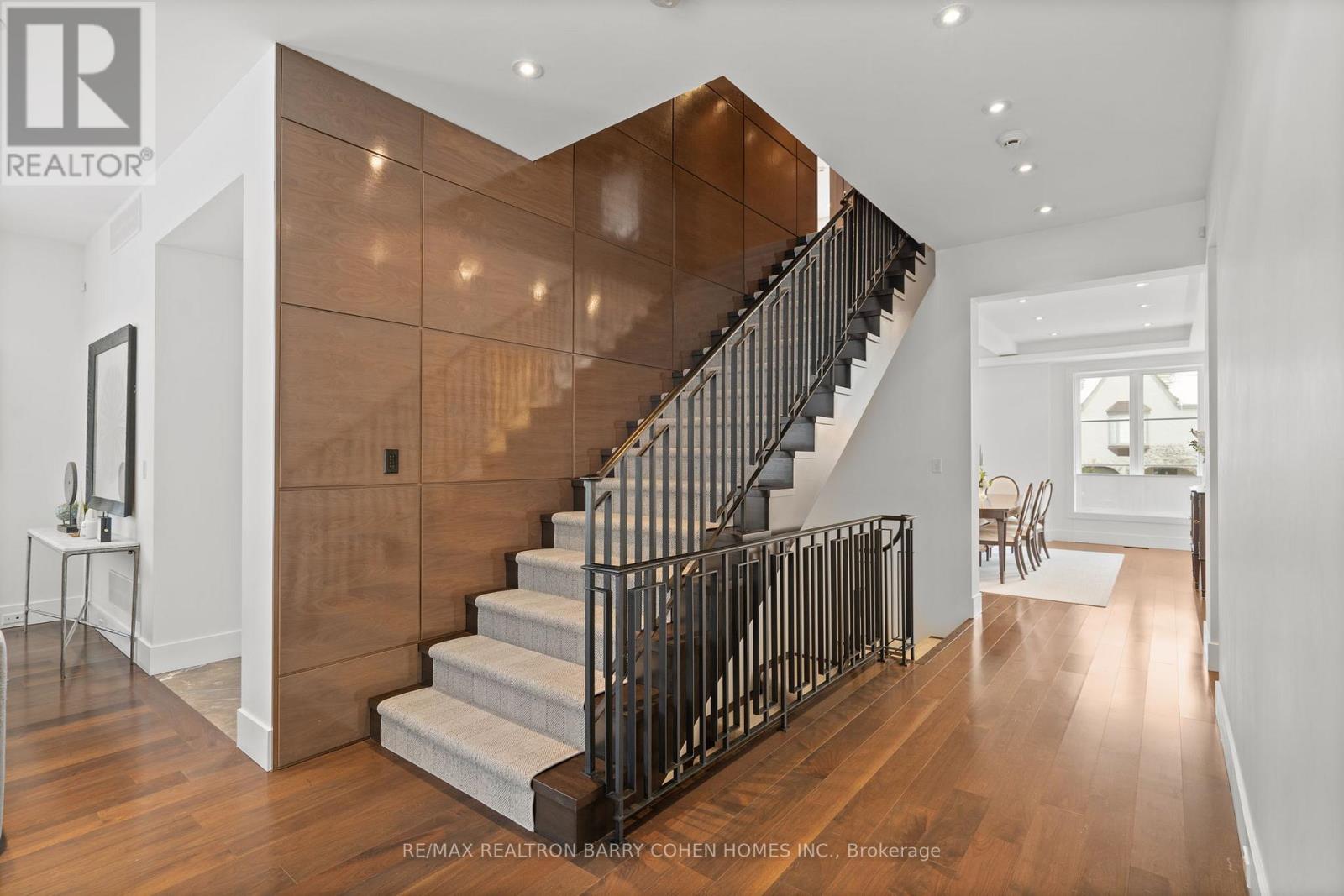 330 Vesta Drive, Toronto, Ontario  M5P 3A3 - Photo 10 - C12141042