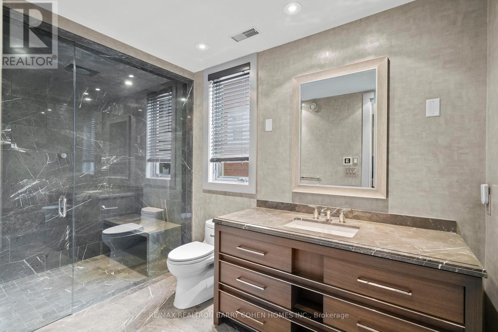 330 Vesta Drive, Toronto, Ontario  M5P 3A3 - Photo 19 - C12141042