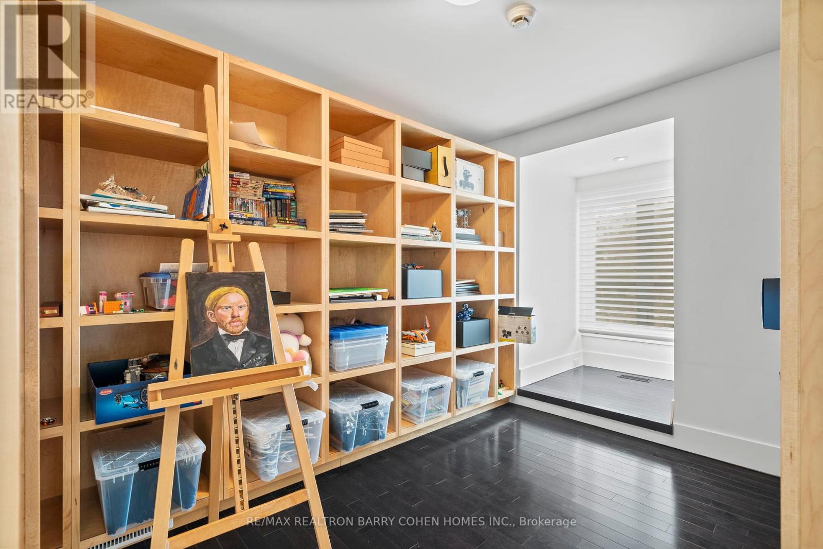 330 Vesta Drive, Toronto, Ontario  M5P 3A3 - Photo 28 - C12141042